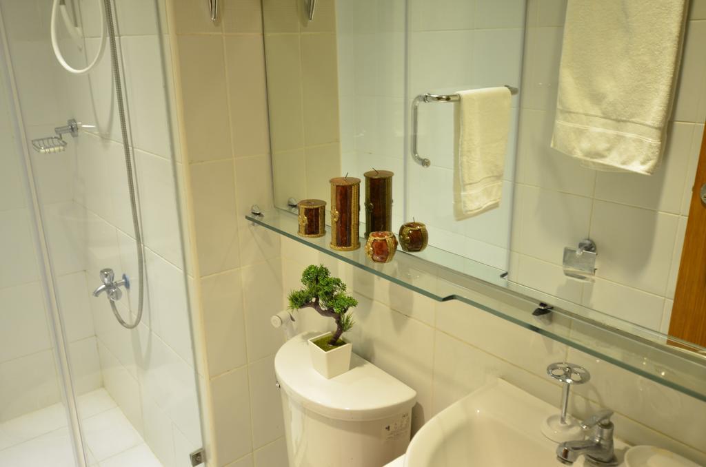 A Homey Place At Adriatico Manila Bagian luar foto